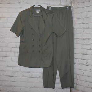 💚 Dress Savvy New York Olive Two‑Piece Suit Set · Size 10P Chic & structured